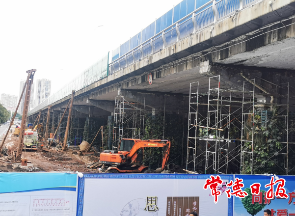 混凝土清拆机器人为武陵大桥