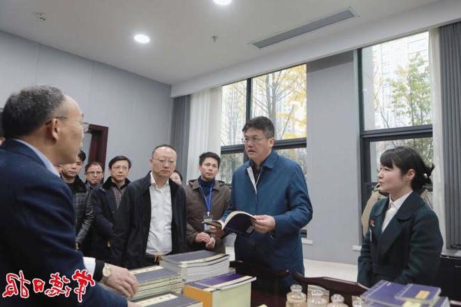 罗毅君调研督导群众身边不正之风和腐败问题集中整治工作