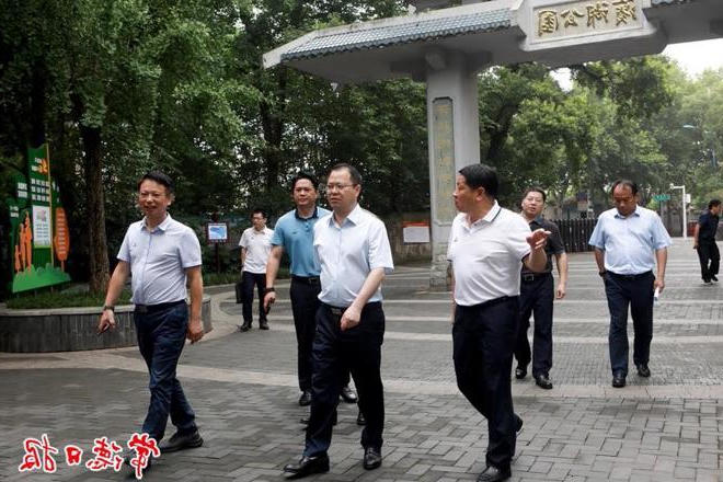 周振宇调研市中心城区园林绿化工作时指出：增绿提质 打造中心城区亮点景观