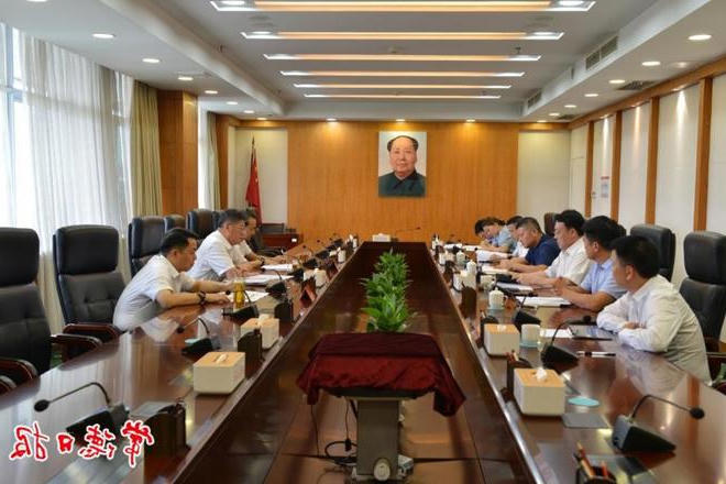 罗毅君与党外代表人士、民营企业家和商协会负责人联谊交友