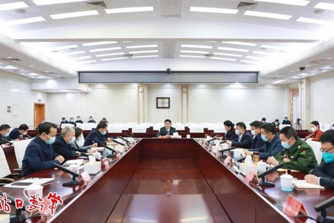 市委常委会（扩大）会议召开