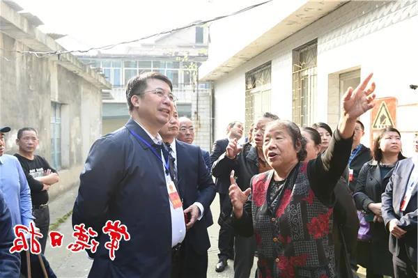 邹文辉等驻武陵区市人大代表专题调研旧城改造工作：依法有序实施旧城改造 不断推动民生改善