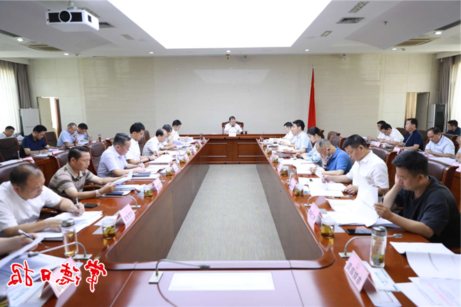 周振宇在全市污染防治攻坚战
