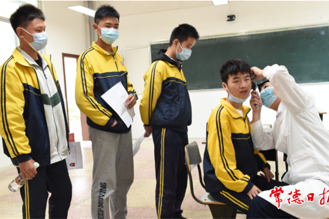 常德153名应届初三学生通过空军青少年航校初选