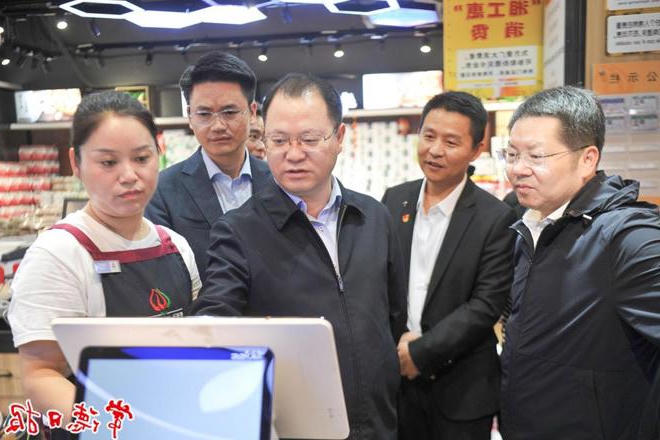 周振宇调研全市第五次全国经济普查工作强调：推动全市