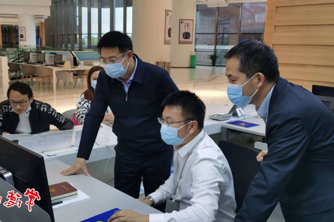 市领导体验办理行政审批全流程时要求 落实好打造一流营商环境政策措施