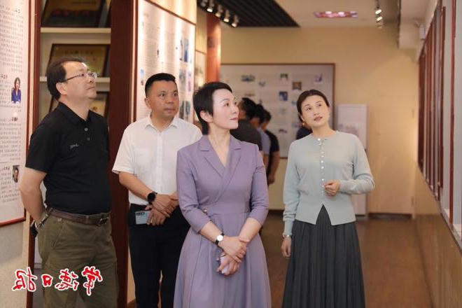 市领导调研市七中教学与基建工作