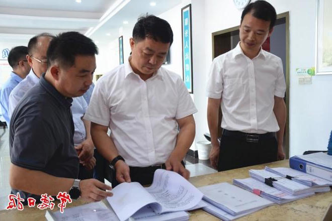 市领导在桃源县调研时强调：强化底线思维 全力防风险保安全护稳定