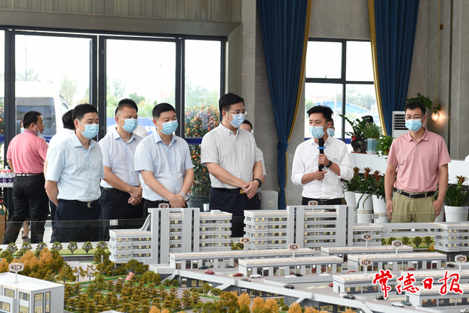 邹文辉赴澧县调研时指出 准确把握宏观经济走势 加快建设澧水流域中心城市