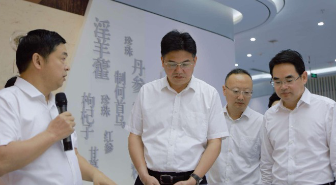 罗毅君在汉寿县宣讲习近平总书记考察湖南重要讲话和重要指示精神并开展调研