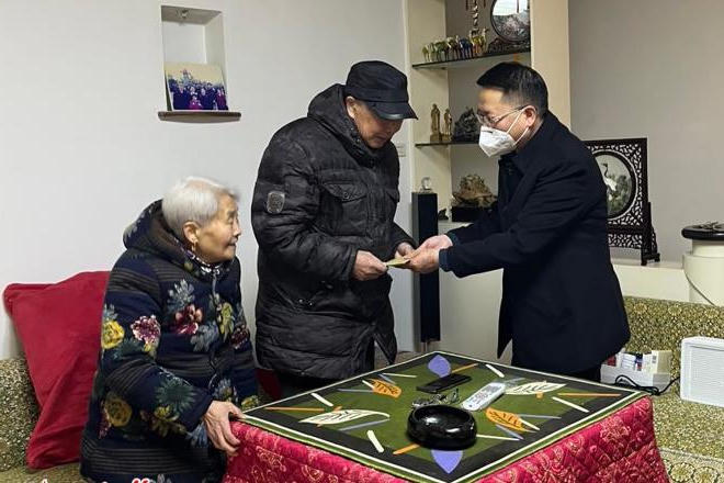 市领导开展节前走访慰问活动