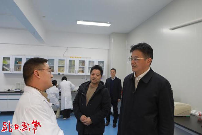 罗毅君开展春节前走访慰问活动