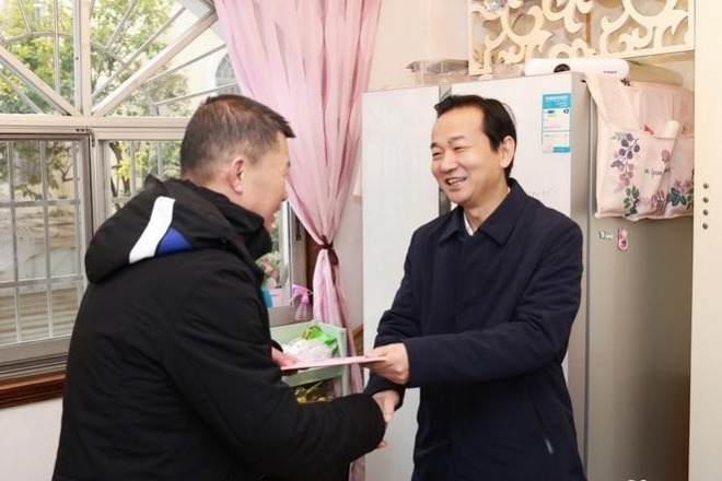 市领导走访慰问台胞台属