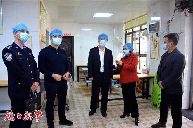 市领导督导调研学校党建和意识形态等工作