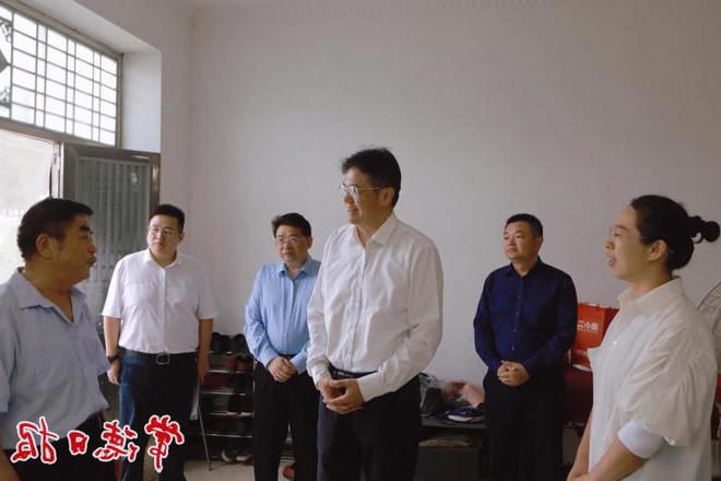 罗毅君下沉接访并调度领办包案信访事项