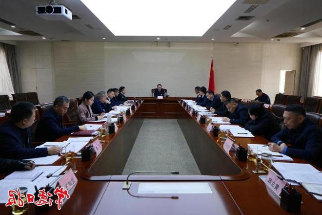周振宇在市政府门户党组会议暨市长碰头会上强调：抓好经济运行 守牢安全底线 坚定不移完成年度目标任务