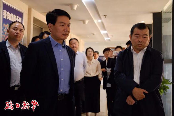 市领导开展