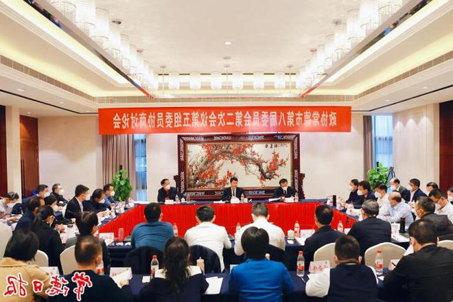 政协委员分组协商讨论政府工作报告和其他报告