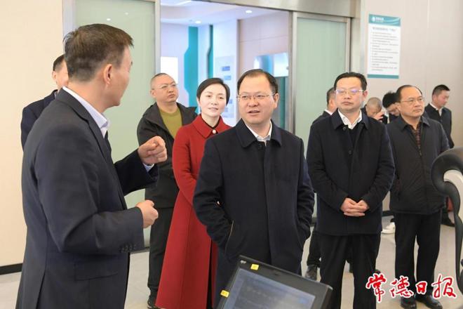 大年初一 周振宇看望一线值班人员 督导各项重点工作