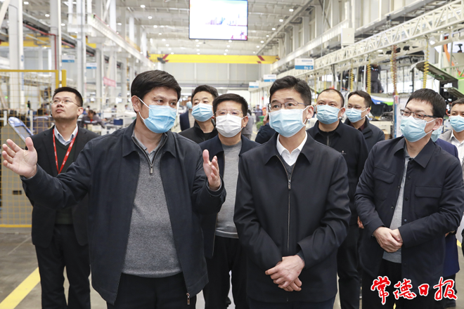 曹志强在常德经开区调研时指出：大力建设