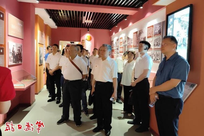 市直机关工委和市委老干部局举行