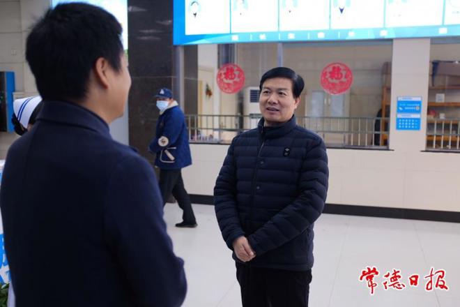 市领导走访市人大财经委委员