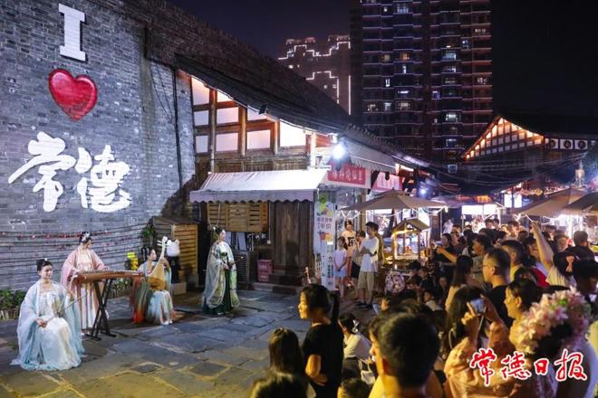 【文旅】澳门新葡新京在线掀起国风民乐巡游热潮 市民游客收获特别惊喜