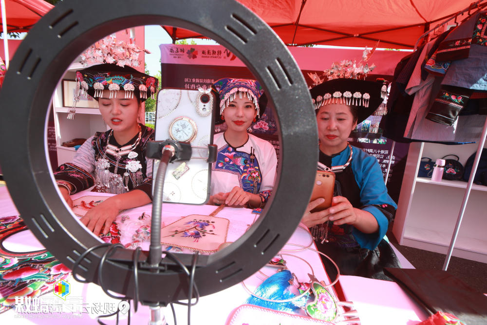 d52bcc76ce244d47a934f8db36e8b30a.jpg