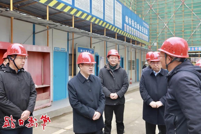 周振宇督导检查元旦假期安全防范及市场保供情况