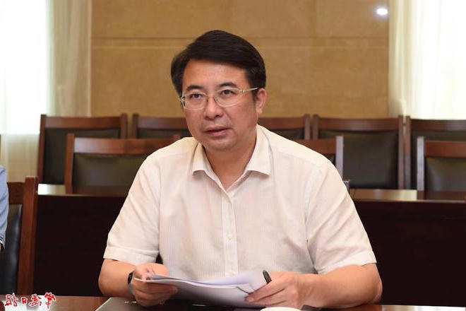 邹文辉调研全市交通运输工作时要求： 坚持交通先行 加快打造区域性交通和物流枢纽