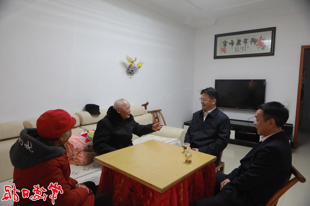 市委书记罗毅君看望慰问优抚对象胡汉全