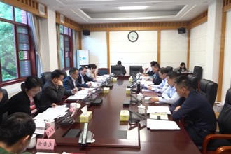 周振宇前往省直部门对接工作