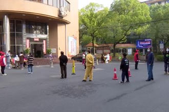 常德党员下沉防疫一线 守护群众健康平安