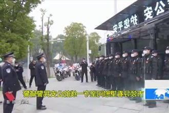 市领导看望慰问坚守一线的公安民警辅警