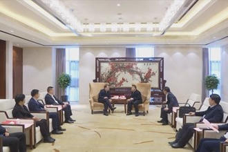周振宇与重庆药友制药有限责任公司董事长刘强一行座谈