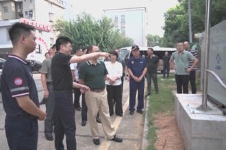 周振宇调研生态环境和消防安全工作