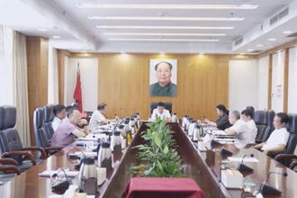 市委理论学习中心组举行2023年第8次集体学习