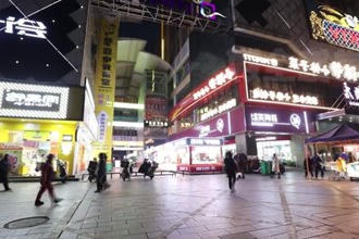 鼎城：麻辣烫火锅有了防护罩