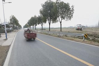 安乡：加强农村公路安防建设 保障群众出行安全