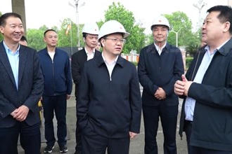 周振宇调研大规模设备更新工作