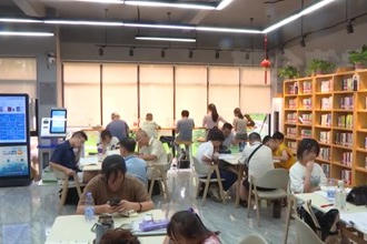 武陵：书屋图书馆成为避暑地 