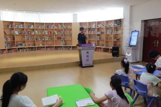 汉寿：图书馆里书香浓 暑假掀起