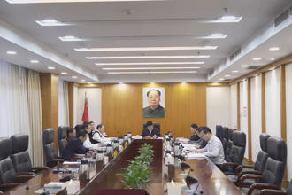 常德市委常委班子民主生活会会前学习研讨暨市委理论学习中心组2025年第1次集体学习开展
