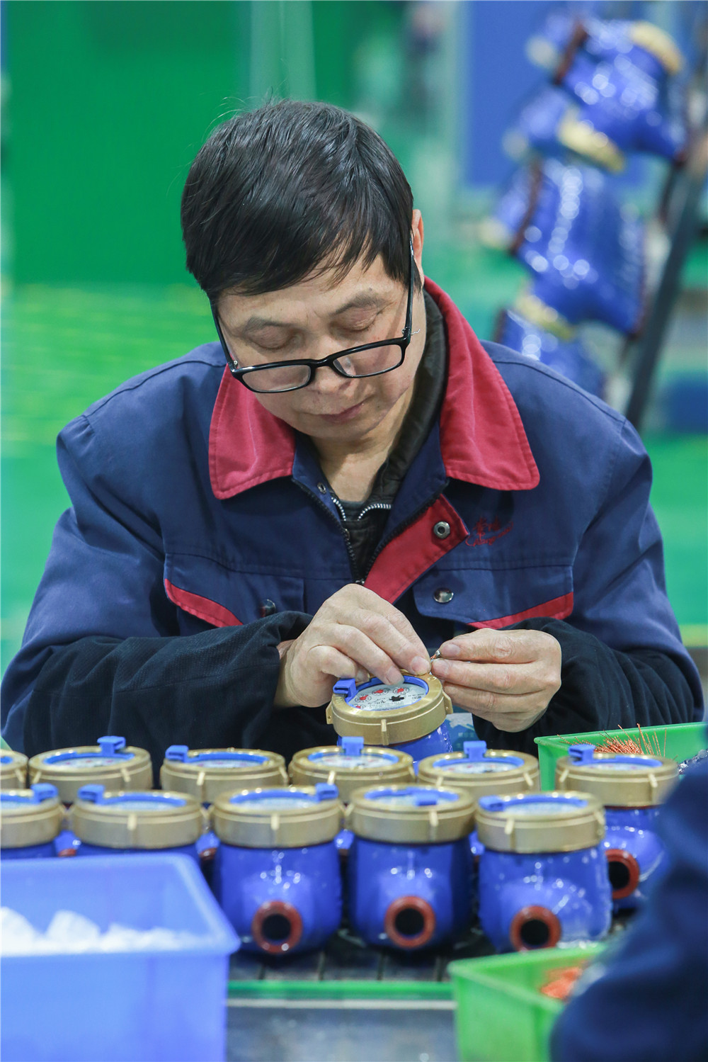 专注 李龙 摄.jpg