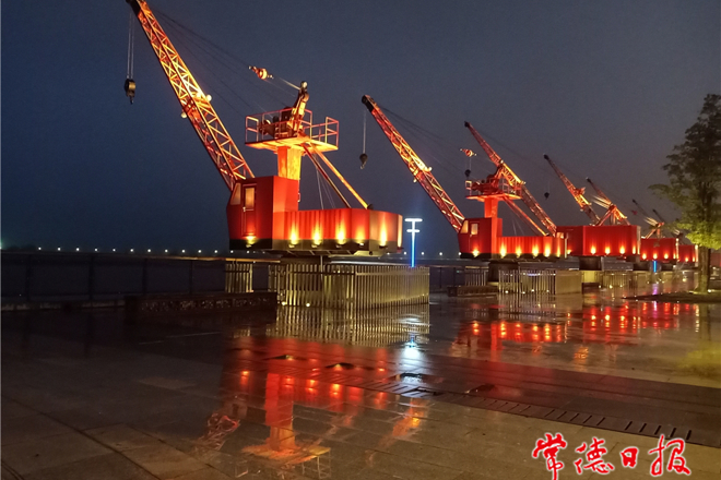 老码头风光带雨后夜色