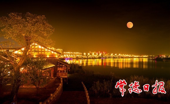 河街夜景