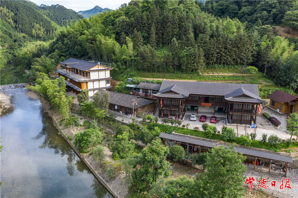赛阳村民宿 周桂成摄.jpg