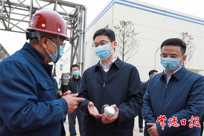 曹志强在津市市调研时强调 奋力冲刺工业经济
