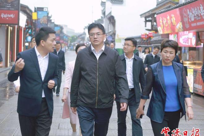 罗毅君在新澳门葡京在线娱乐、港中坪村调研时强调：牢记嘱托 感恩奋进 奋力开创高质量发展新局面