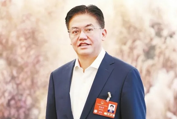 全国人大代表罗毅君：抢占新赛道 端稳